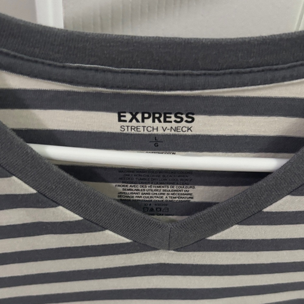 Express Striped V-Neck Tee - Picture 3 of 4